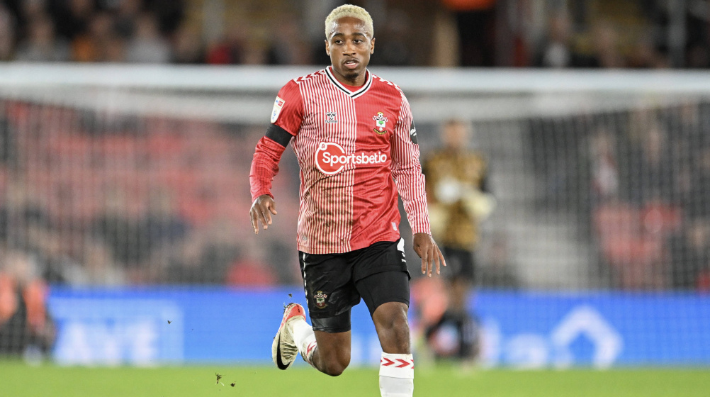 Kyle Walker-Peters in action for Southampton.