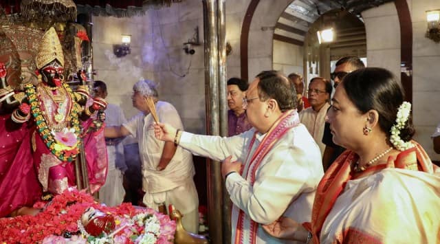 JP Nadda, nadda slams bengal govt, Nadda visits Dakshineswar Temple, Kolkata outskirts, Mallika Nadda, Bengal previous govt, indian express news